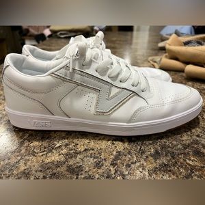 VANS Lowland ComfyCush Leather Shoe Size 12